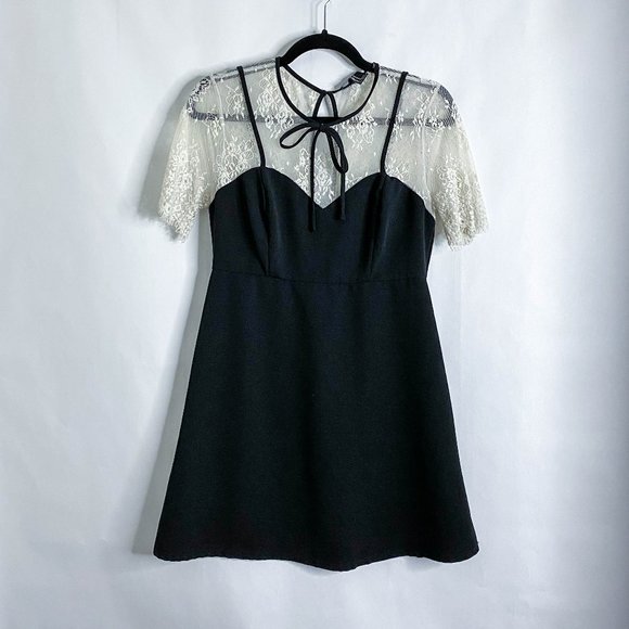 Forever 21 Eyelash Lace Sweetheart Mini Dress - Picture 1 of 10